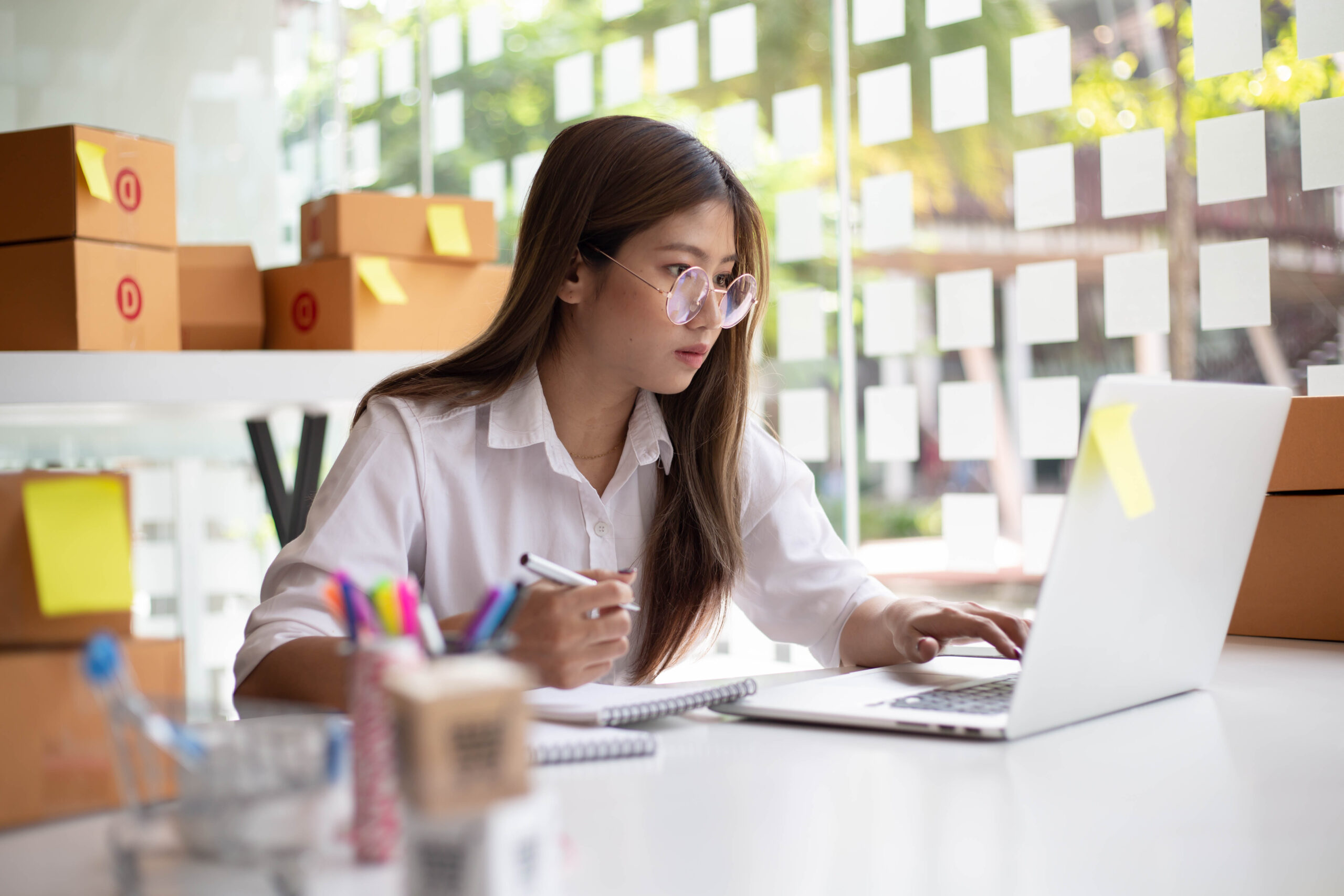 Tax Preparation in La Crescenta, CA | Kanteman Tax Services Small business owner hard at work